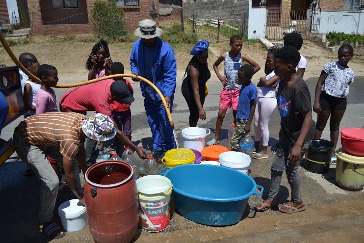 it-s-christmas-without-water-for-hundreds-of-families-in-kariega-groundup